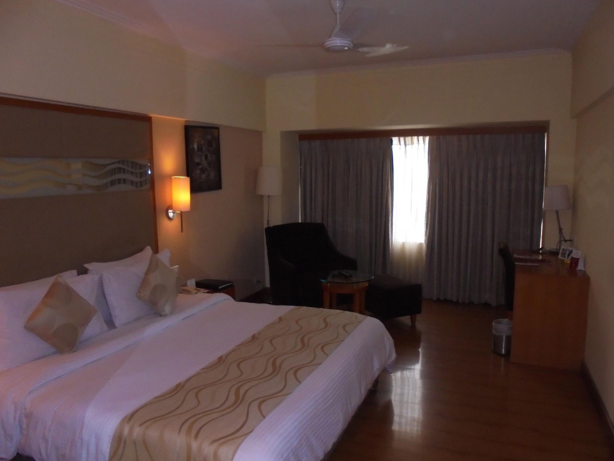 Lords Plaza Ankleshwar Hotel Eksteriør billede